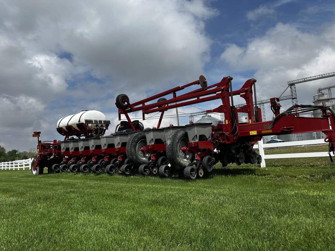 Image of Case IH 1255 Primary image
