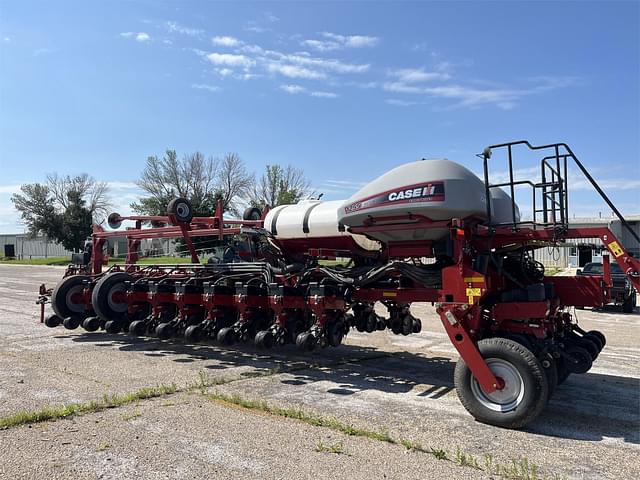 Image of Case IH 1255 equipment image 4