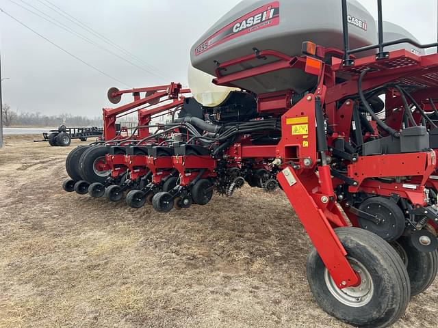 Image of Case IH 1255 equipment image 3