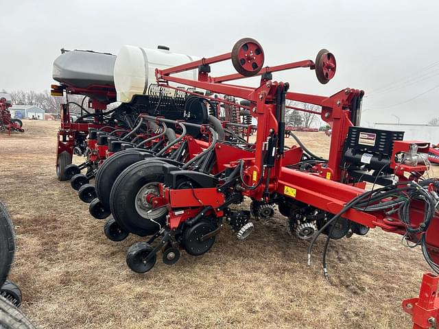 Image of Case IH 1255 equipment image 1