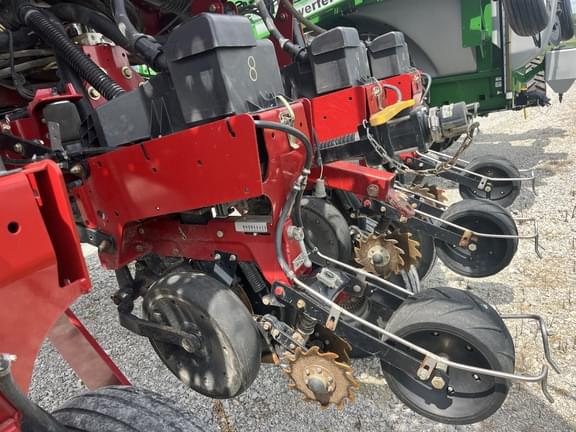 Image of Case IH 1255 equipment image 4