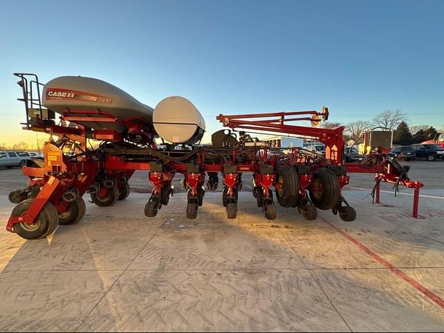 Image of Case IH 1255 equipment image 3