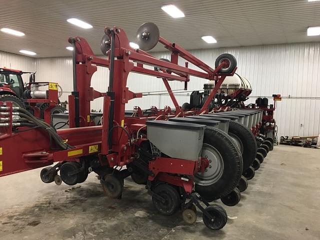 Image of Case IH 1255 equipment image 2