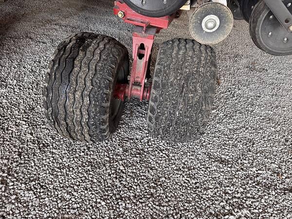 Image of Case IH 1265 equipment image 2