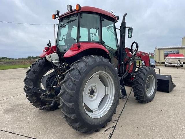 Image of Case IH Farmall 140A equipment image 3