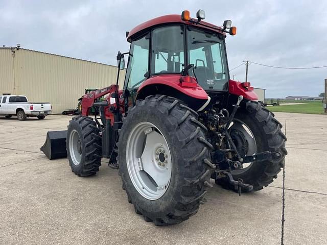 Image of Case IH Farmall 140A equipment image 2