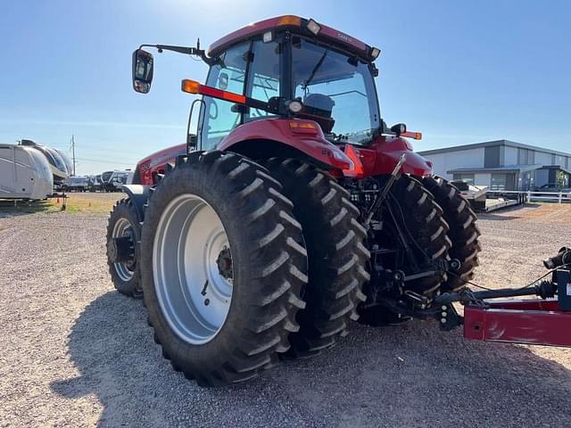 Image of Case IH Magnum 220 equipment image 2