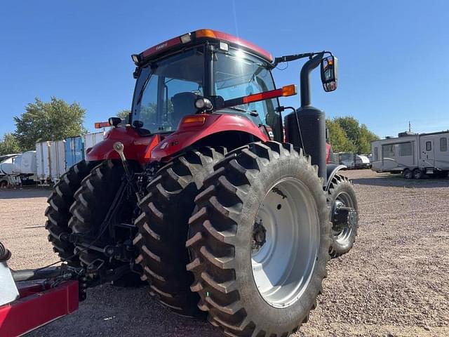 Image of Case IH Magnum 220 equipment image 3