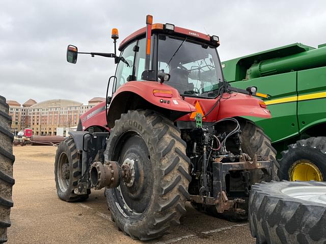 Image of Case IH Magnum 235 equipment image 4