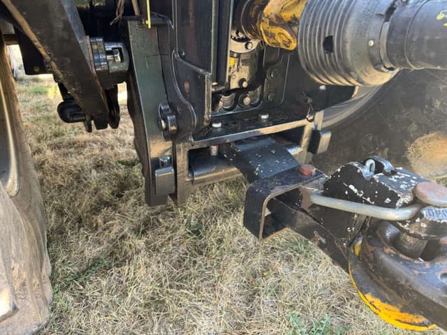 Image of Case IH Magnum 235 equipment image 4