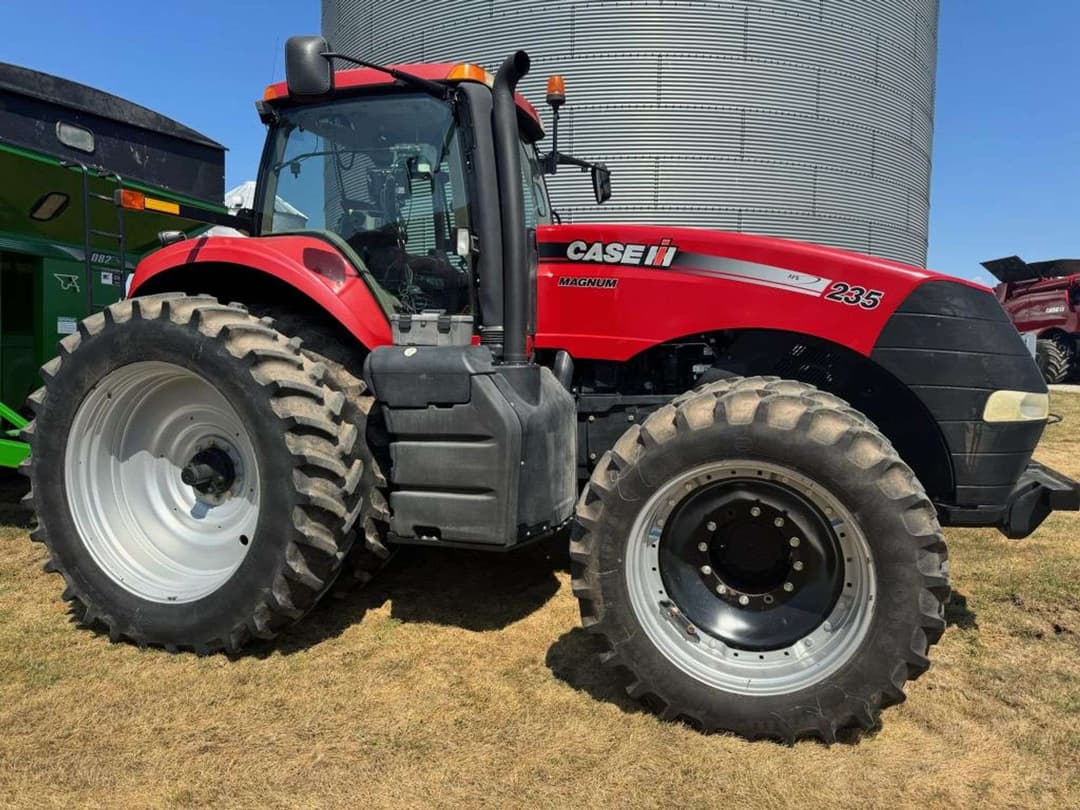 Image of Case IH Magnum 235 Primary image