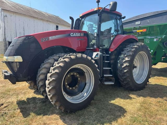Image of Case IH Magnum 235 equipment image 2