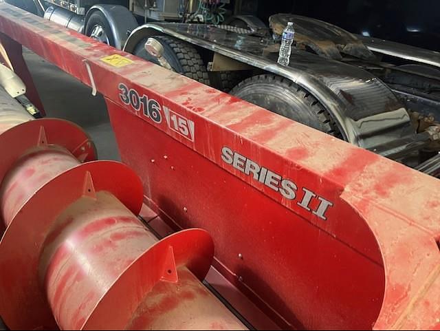 Image of Case IH 3016 equipment image 2