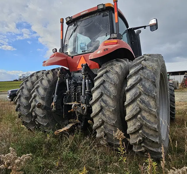 Image of Case IH Magnum 315 equipment image 4