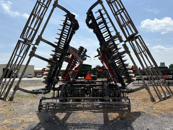 Image of Case IH 330 equipment image 4