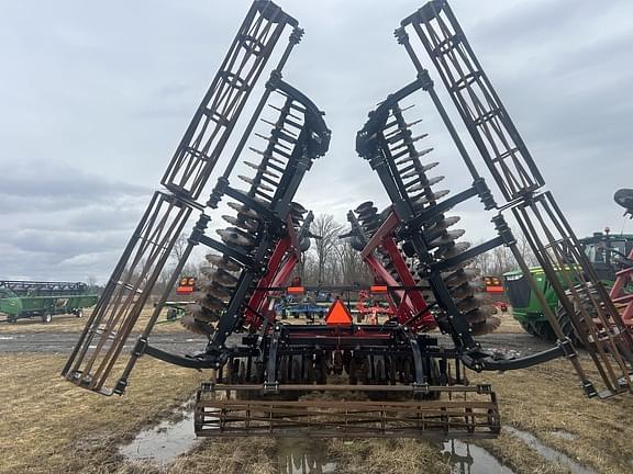 Image of Case IH 330 equipment image 4