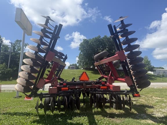 Image of Case IH 340 equipment image 2