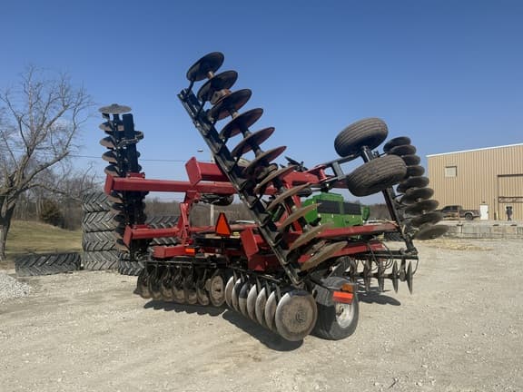 Image of Case IH 330 equipment image 2