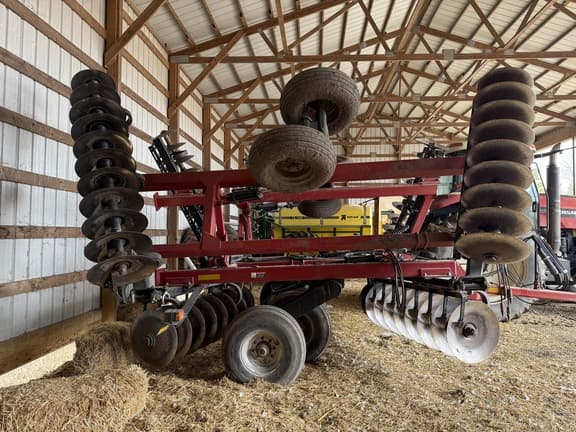 Image of Case IH 330 equipment image 2
