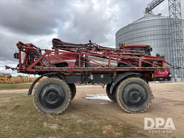 Image of Case IH 3330 Patriot equipment image 4