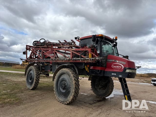 Image of Case IH 3330 Patriot equipment image 1