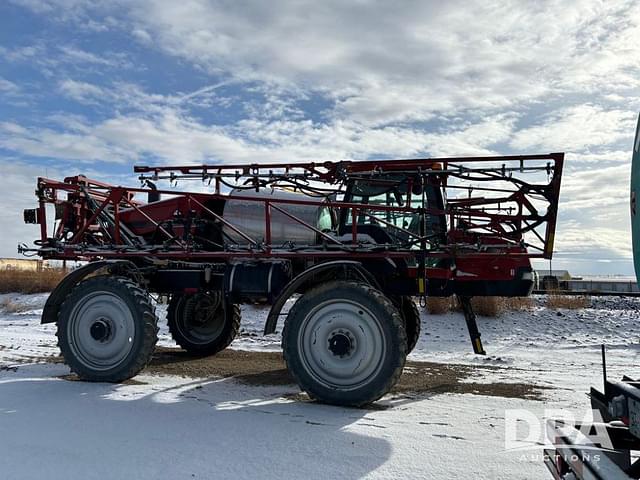 Image of Case IH 3330 Patriot equipment image 4