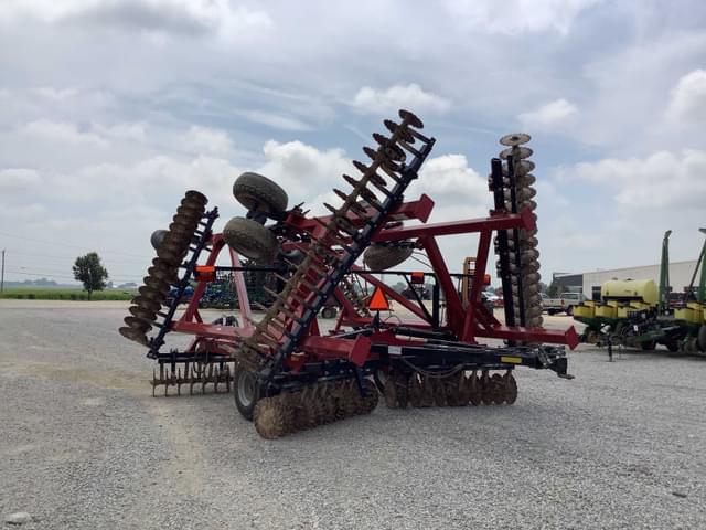 Image of Case IH 335VT equipment image 4