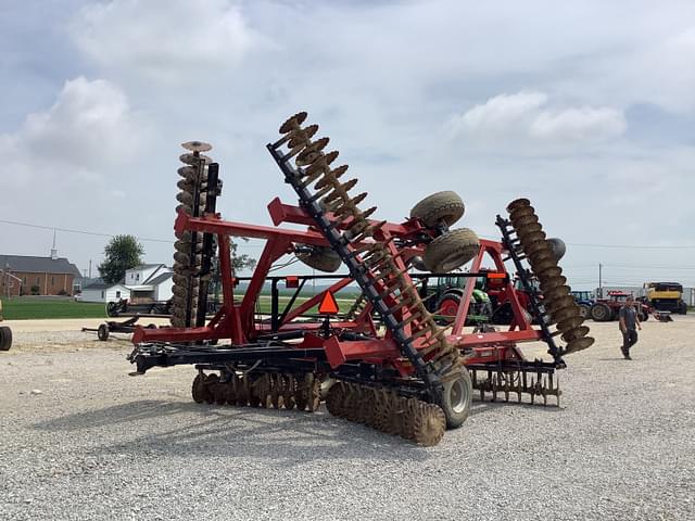 Image of Case IH 335VT equipment image 2