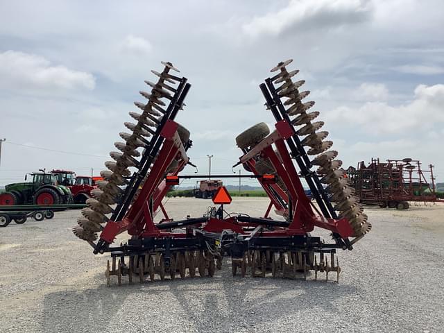 Image of Case IH 335VT equipment image 3