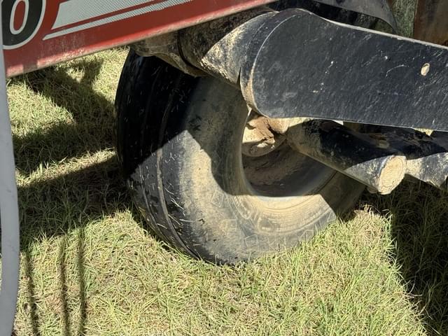 Image of Case IH 340 equipment image 4