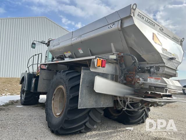 Image of Case IH Titan 4530 equipment image 2