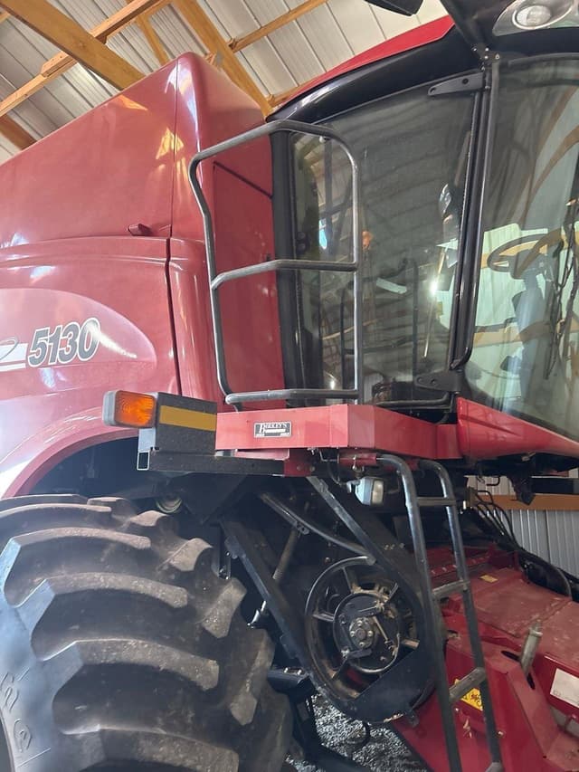 Image of Case IH 5130 equipment image 1