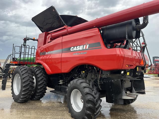 Image of Case IH 6140 equipment image 4