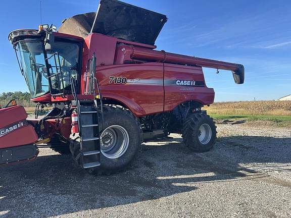 Image of Case IH 7130 equipment image 1