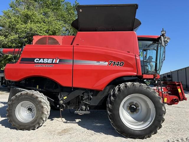 Image of Case IH 7140 equipment image 3