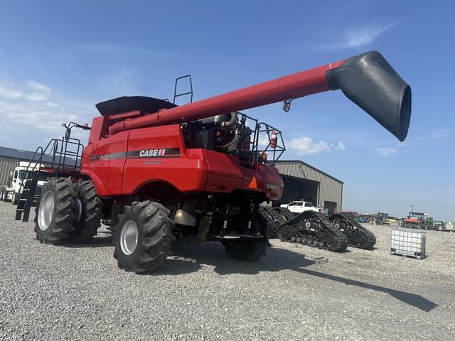 Image of Case IH 7230 equipment image 4