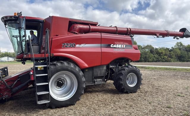 Image of Case IH 7230 equipment image 1