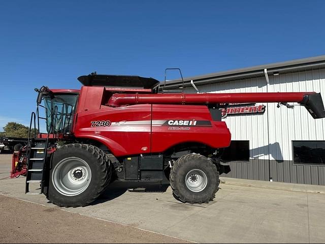 Image of Case IH 7230 equipment image 3