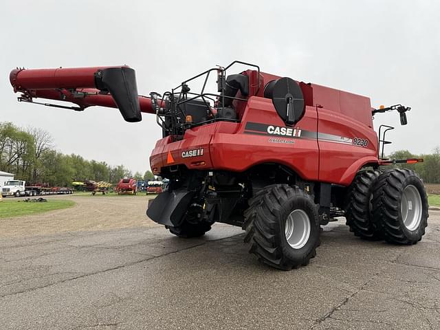 Image of Case IH 8230 equipment image 2