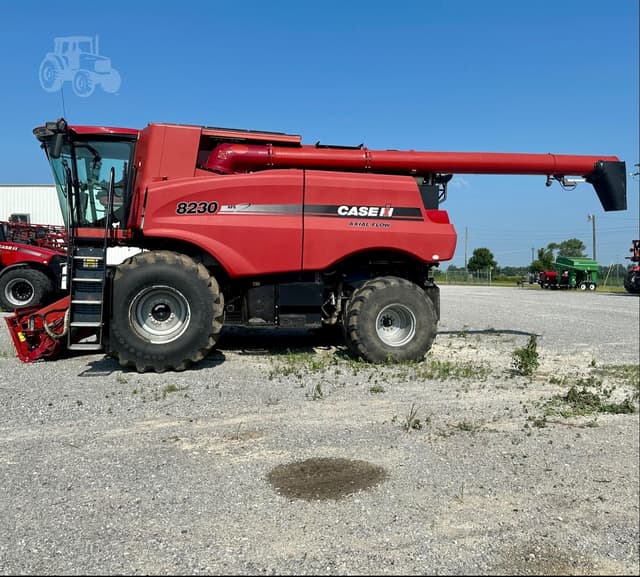 Image of Case IH 8230 equipment image 1