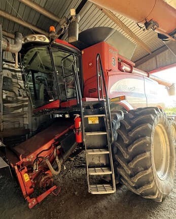 Image of Case IH 8230 equipment image 2