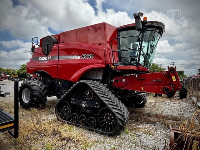 Image of Case IH 8230 equipment image 4