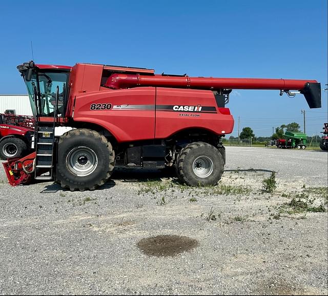 Image of Case IH 8230 equipment image 1