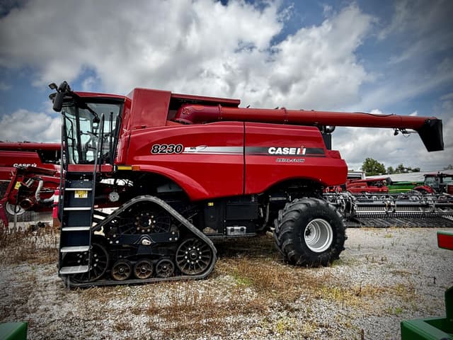 Image of Case IH 8230 equipment image 1