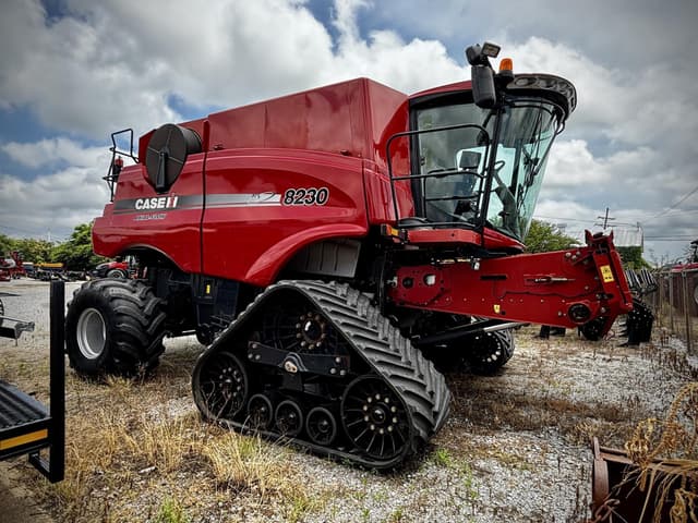 Image of Case IH 8230 equipment image 4