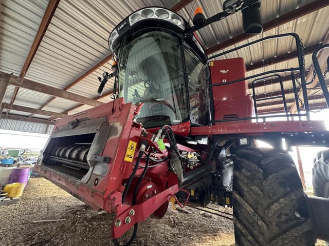 Image of Case IH 8230 equipment image 2