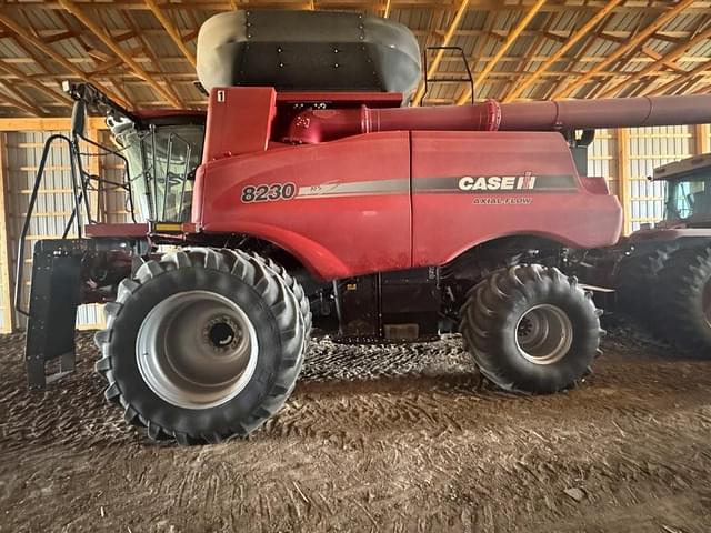 Image of Case IH 8230 equipment image 1