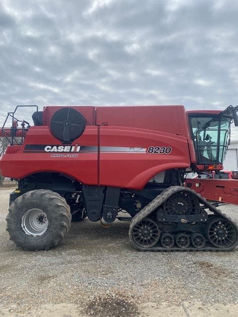Image of Case IH 8230 equipment image 3