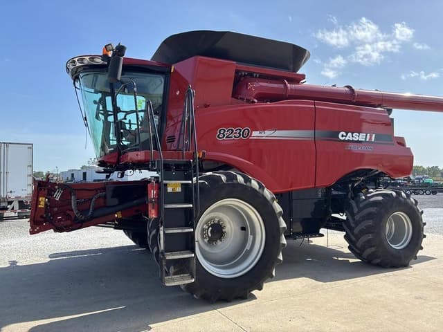 Image of Case IH 8230 equipment image 4