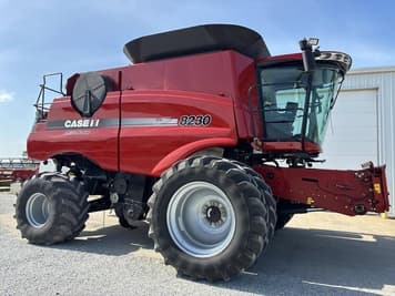 Main image Case IH 8230